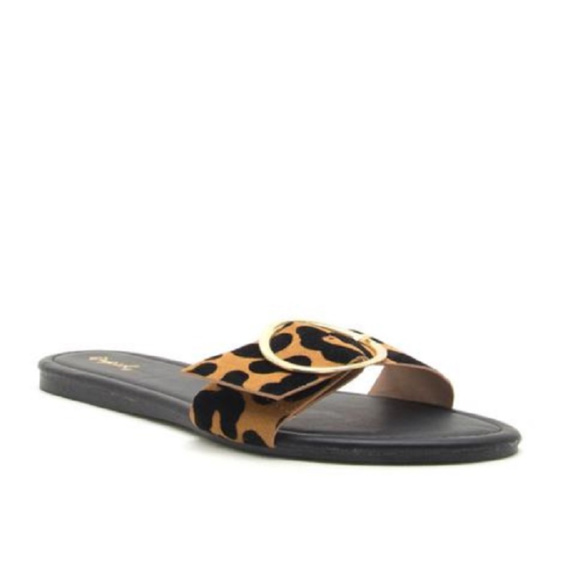 Buckle Leopard Slide - Picture 5 of 6